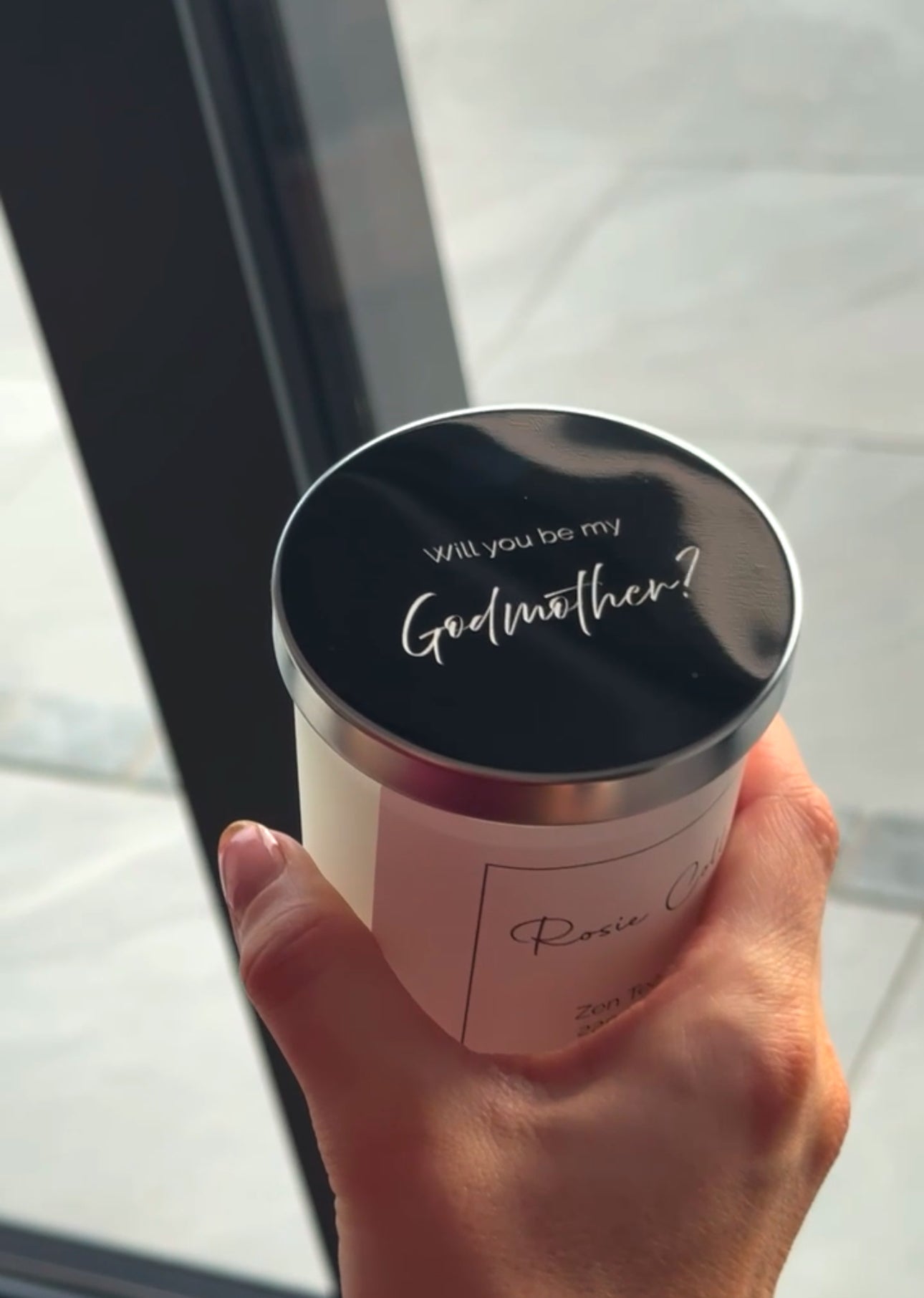 The Art of Personalising a Candle as a Thoughtful Gift